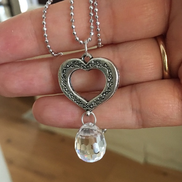 Vintage Jewelry - Crystal & pewter pendant and chain